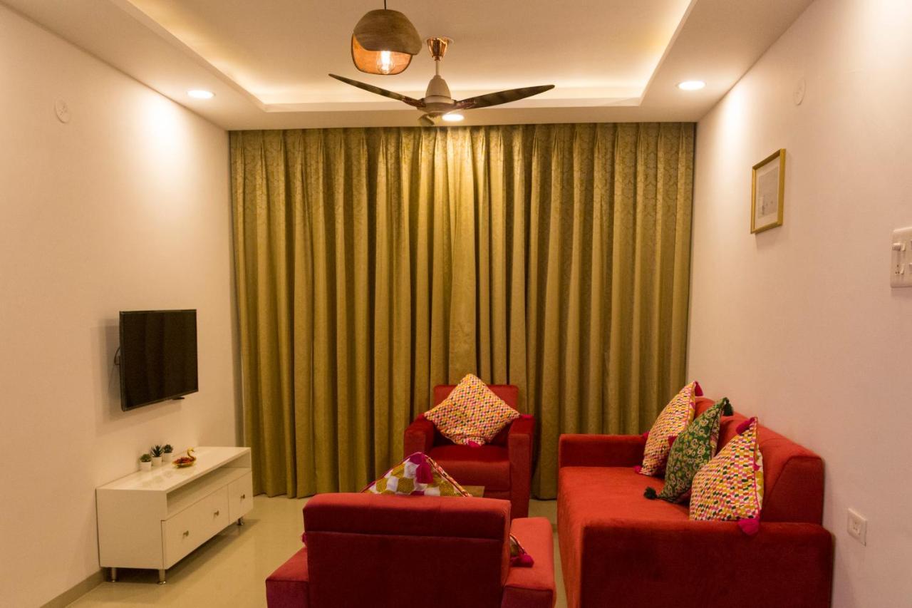 Comfycorner - Luxurious 2-Bhk Apartment Арпора Екстериор снимка