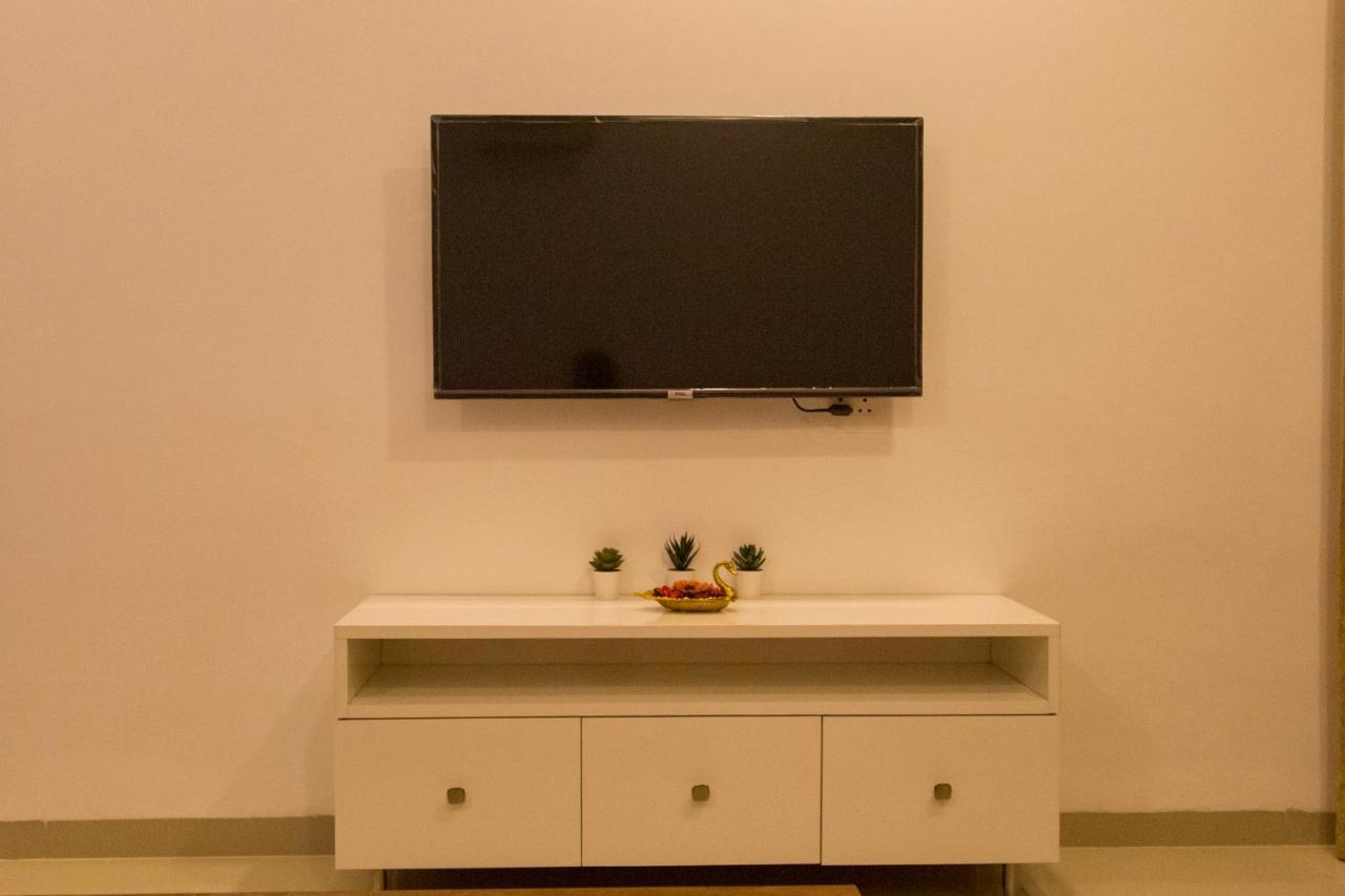 Comfycorner - Luxurious 2-Bhk Apartment Арпора Екстериор снимка